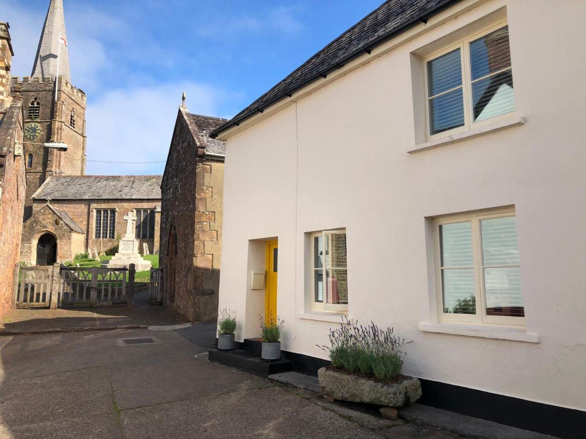 Church View - C. 1750 Cosy Character Cob Cottage. Hatherleigh Exterior foto